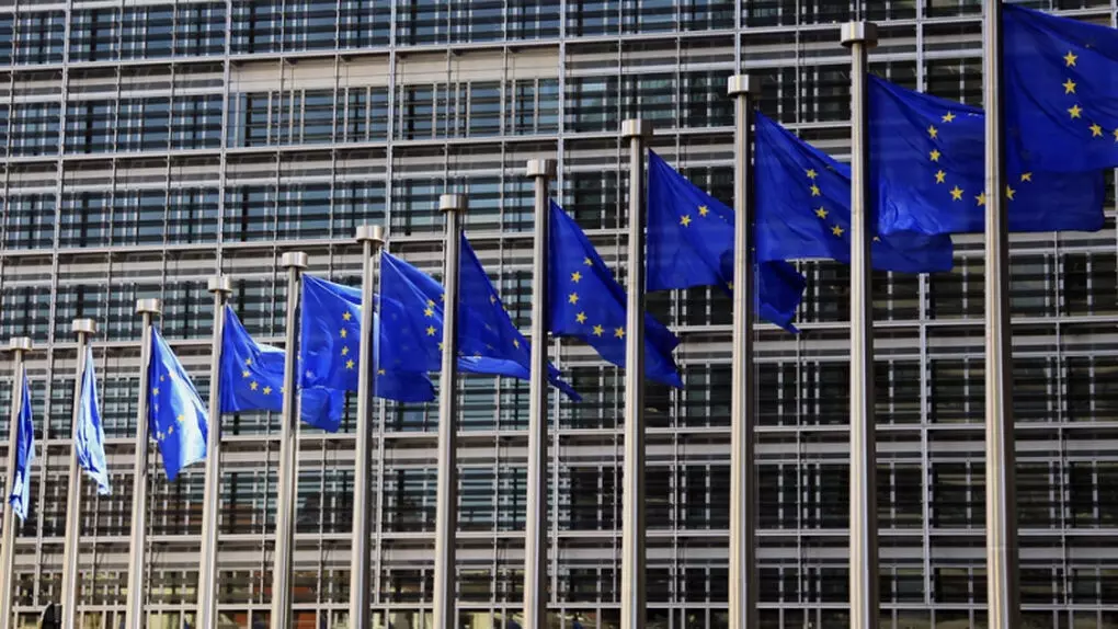 La UE aprueba unos aranceles preventivos del 30% contra EEUU por si fracasa la negociación