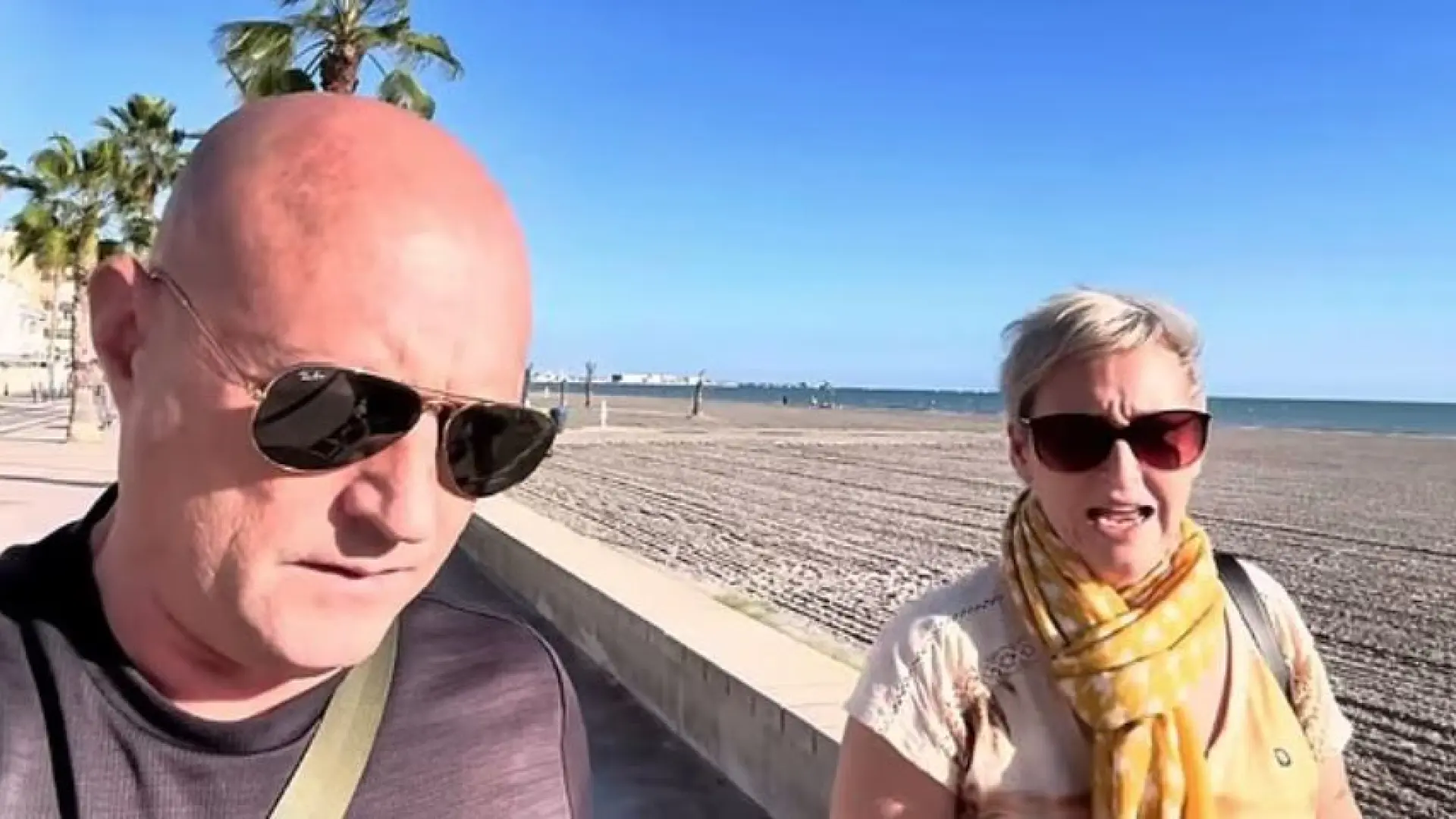 Los motivos por los que los británicos que viven en España regresan a su país, según una pareja escocesa residente en Torrevieja