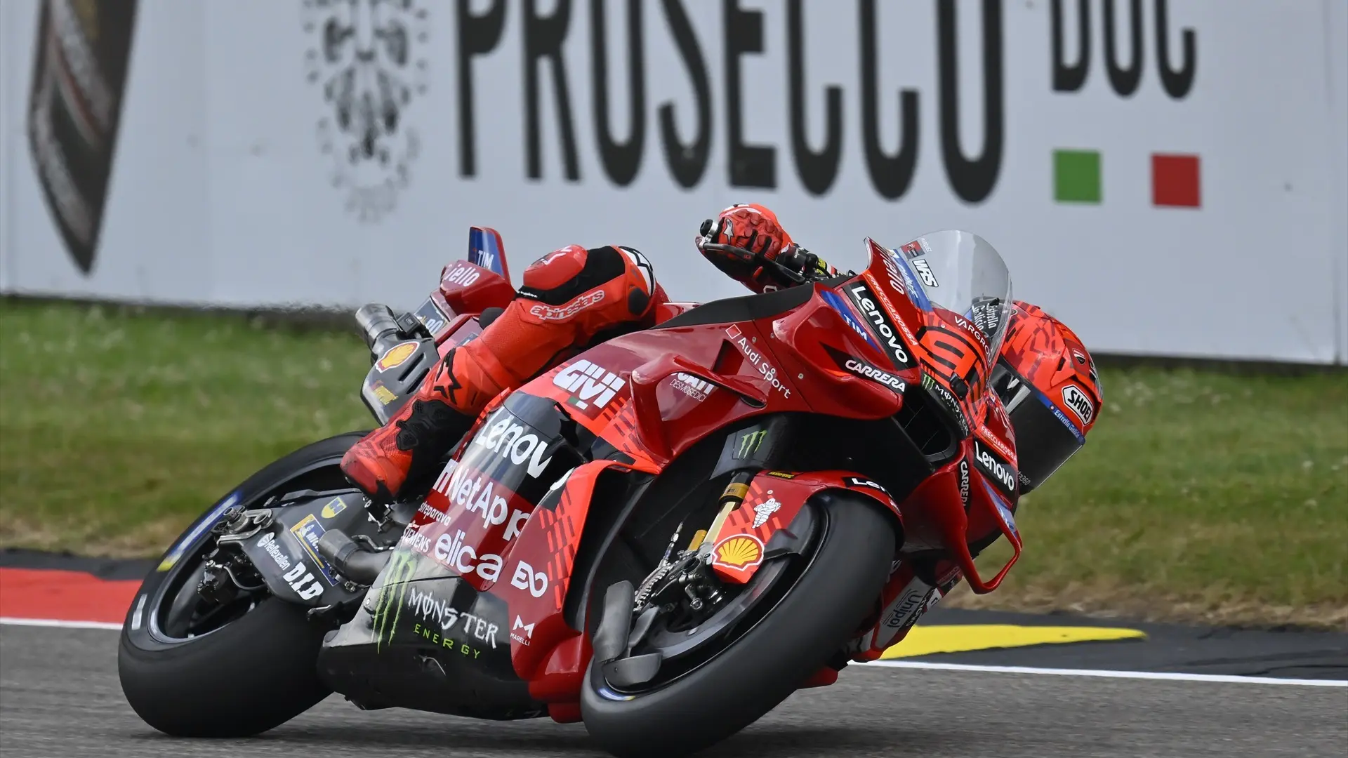 Marc Márquez suma una nueva ‘pole’ bajo la lluvia de Sachsenring Marc Márquez suma una nueva ‘pole’ bajo la lluvia de Sachsenring