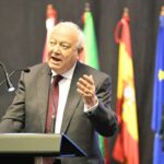 Moratinos expresa su alarma ante los incidentes violentos contra los migrantes en Murcia y Cataluña