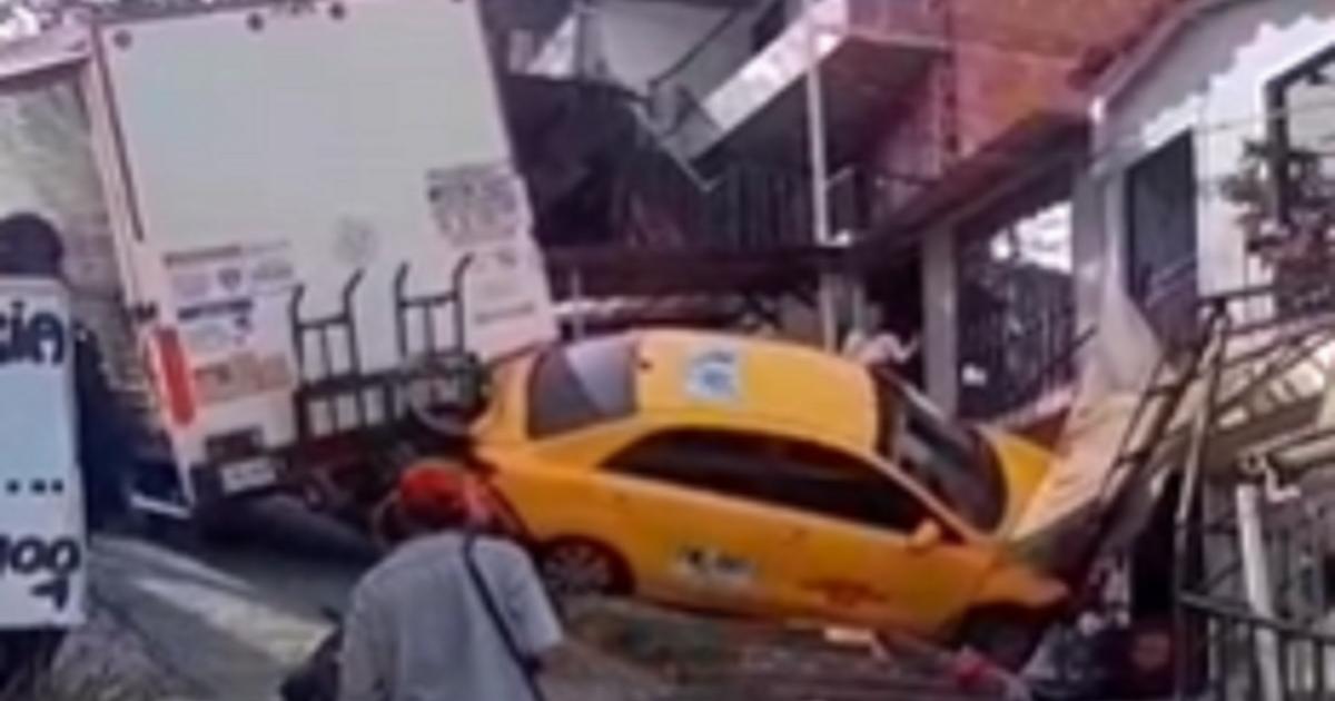 Noticias Medellín: Accidente de tránsito dejó un perro herido en Robledo
