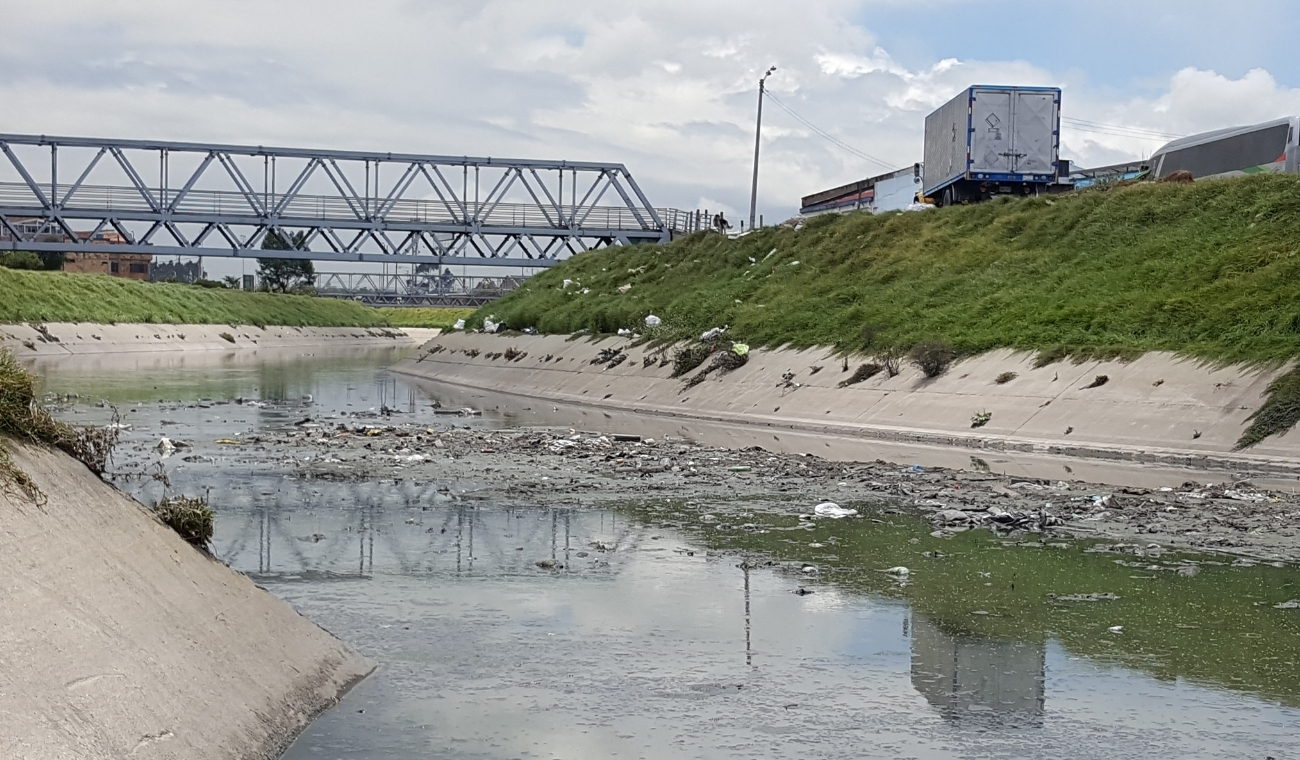 Le metieron mano dura al río Fucha en El Restrepo: ya no será un botadero
