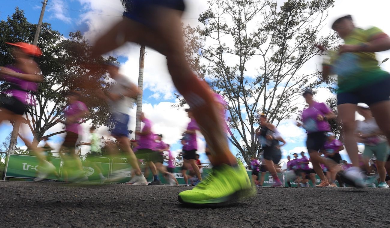 Así quedaron las calles de Bogotá con los desperdicios de la MEDIA MARATÓN