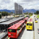Manifestación bloquea el paso de TransMilenio: usuarios desesperados Manifestación bloquea el paso de TransMilenio: usuarios desesperados