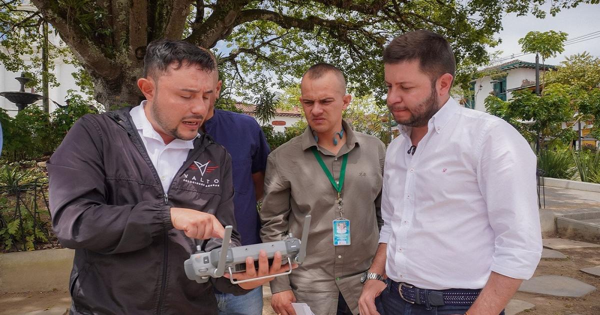 Noticias Antioquia: Un dron vigilará las calles del municipio de El Retiro Noticias Antioquia: Un dron vigilará las calles del municipio de El Retiro
