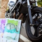 Quién paga el traspaso de una moto en Colombia: ¿el comprador o el dueño? Quién paga el traspaso de una moto en Colombia: ¿el comprador o el dueño?