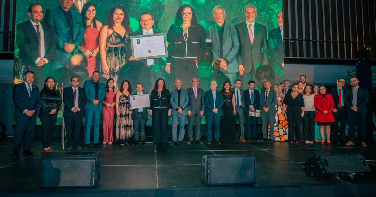 Noticias Medellín: TdeA recibe acreditación internacional Noticias Medellín: TdeA recibe acreditación internacional
