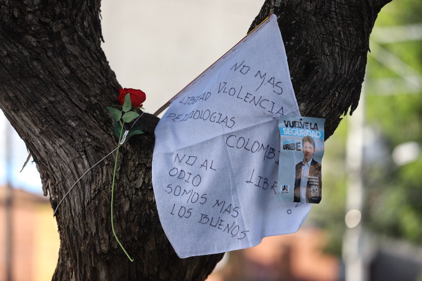 Investigan a policías de Fontibón y escoltas de Miguel Uribe por atentado