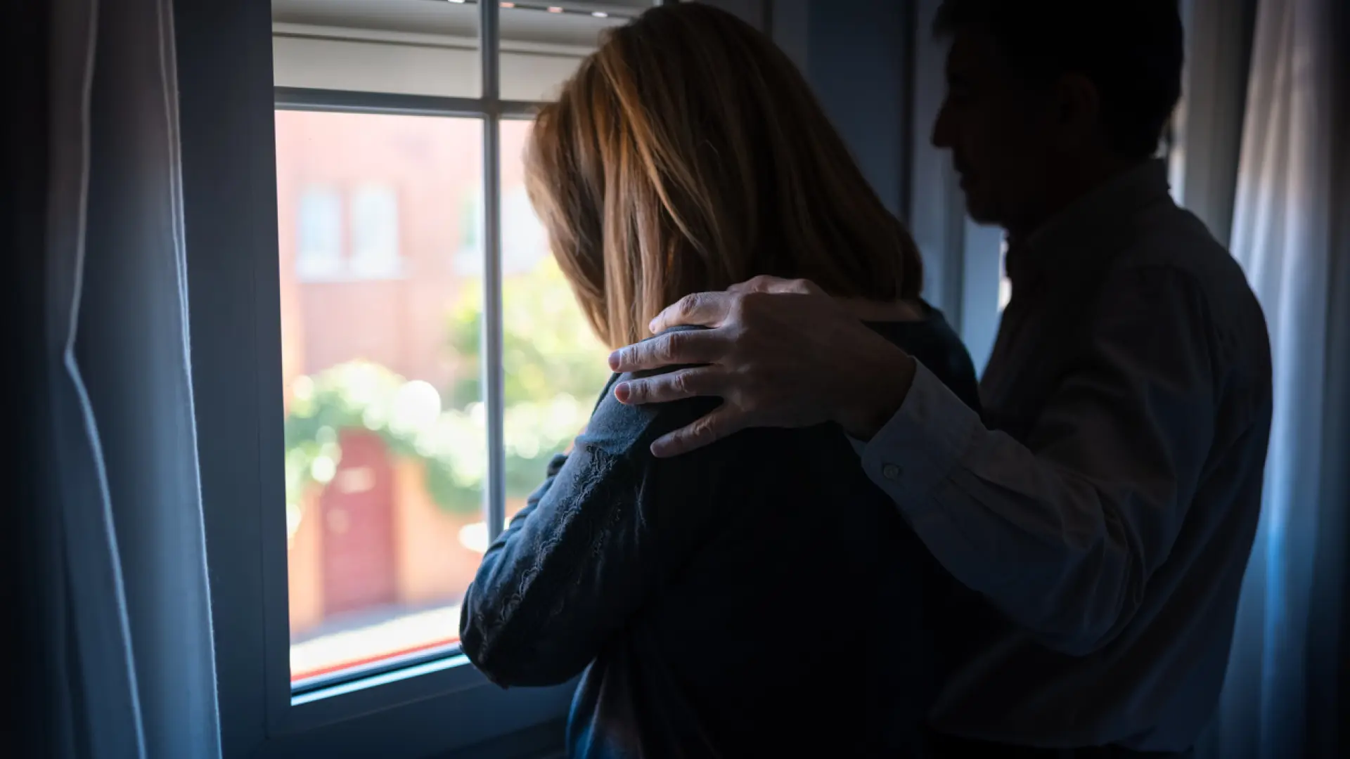 Depresión, ansiedad, estrés… Los jóvenes son más infelices que nunca y el deterioro de su salud mental acaba con la ‘curva de la felicidad’ Depresión, ansiedad, estrés… Los jóvenes son más infelices que nunca y el deterioro de su salud mental acaba con la ‘curva de la felicidad’