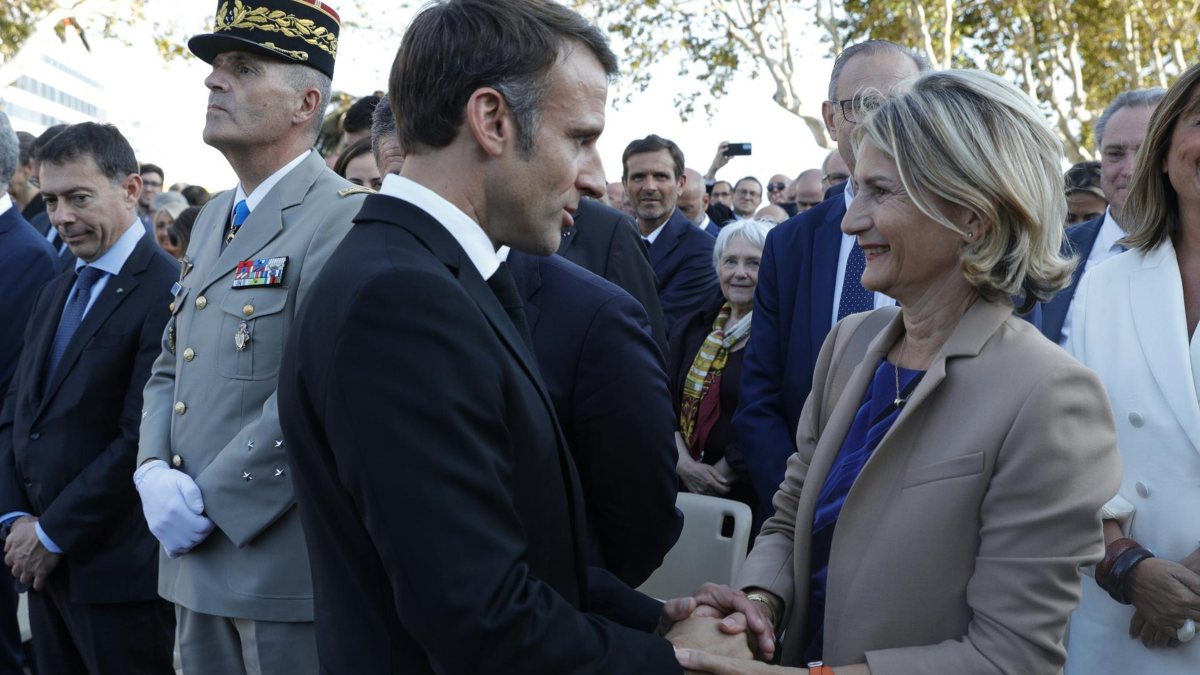 El 'emperador' Macron da alas al nacionalismo corso