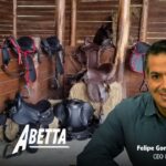 La estrategia de Mesacé para conquistar con sus sillas de montar paisas a los caballistas gringos