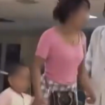 La increíble imagen de una niña de tres años paseando por un hospital con un cuchillo clavado en la cabeza