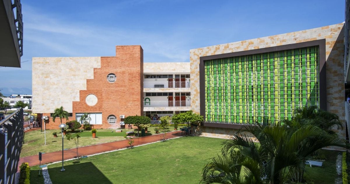 La universidad que renovó su acreditación de alta calidad y fortalece su compromiso con los jóvenesc La universidad que renovó su acreditación de alta calidad y fortalece su compromiso con los jóvenesc