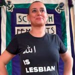 Piden 5 años de cárcel en Marruecos a una feminista por posar con una camiseta en la que ponía “Alá es lesbiana”