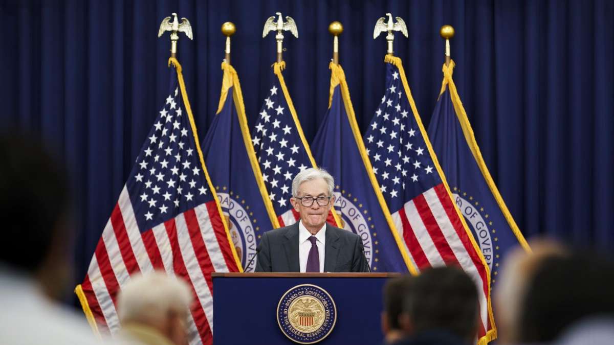 Powell desafía las amenazas de Trump: mantiene tipos a la espera del impacto real de los aranceles