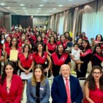 Setenta mujeres se gradúan en la Universidad de Madres tras superar la exclusión, violencia, migración y pobreza