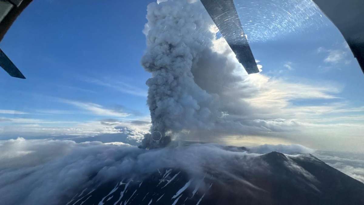 Un segundo volcán entra en erupción en el este de Rusia tras el terremoto de 8,8