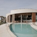 Alta cocina, cócteles y piscina infinita: el plan perfecto en Estepona