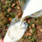 «Hay cosas más importantes que beber leche para cuidar los huesos»