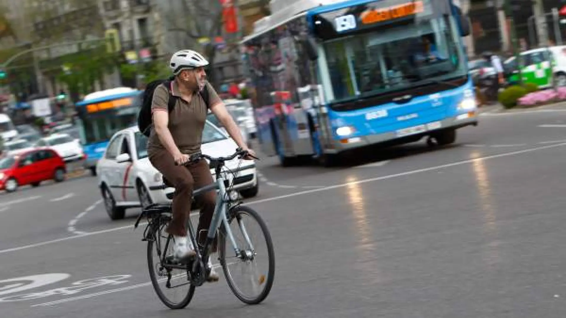 ¿Será Madrid un ‘paraíso’ ciclista? La Comunidad plantea desplegar 387 kilómetros de carriles bici ¿Será Madrid un ‘paraíso’ ciclista? La Comunidad plantea desplegar 387 kilómetros de carriles bici