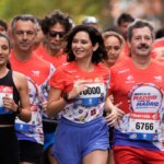 Ayuso disputa la ‘Madrid corre por Madrid’ y anuncia que peleará por los Juegos aunque el caos en La Vuelta «ha ayudado poco»