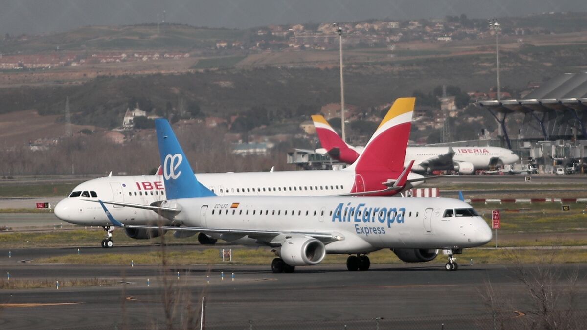 Detienen en Inglaterra a un hombre por el ciberataque que afectó al check-in de varios aeropuertos europeos Detienen en Inglaterra a un hombre por el ciberataque que afectó al check-in de varios aeropuertos europeos