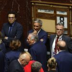 El dilema de Macron: intentar un primer ministro socialista o convocar elecciones