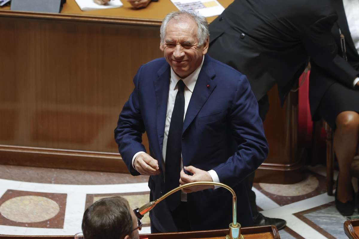 Francia se acerca al abismo: cae el gobierno de Bayrou y Macron afronta su enésima crisis