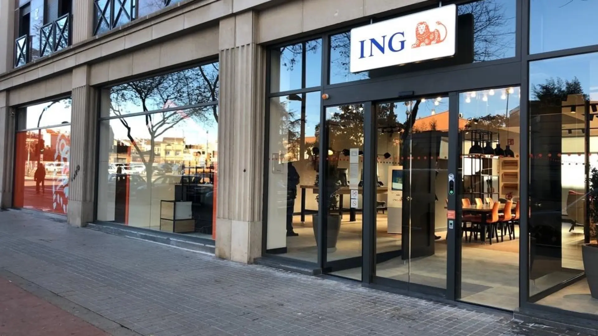 ING amplía los beneficios para quienes pagan en el extranjero con tarjeta o sacan dinero