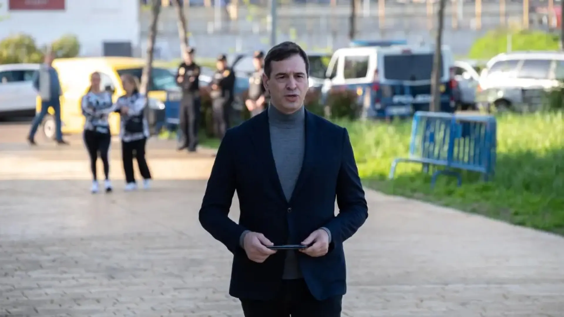 La Audiencia de Badajoz envía al banquillo al hermano de Sánchez por tráfico de influencias y prevaricación