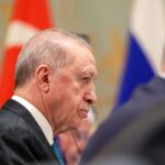 La deriva autoritaria de Erdogan continúa: arrestan a un cómico y un rapero por chistes contra el Islam La deriva autoritaria de Erdogan continúa: arrestan a un cómico y un rapero por chistes contra el Islam