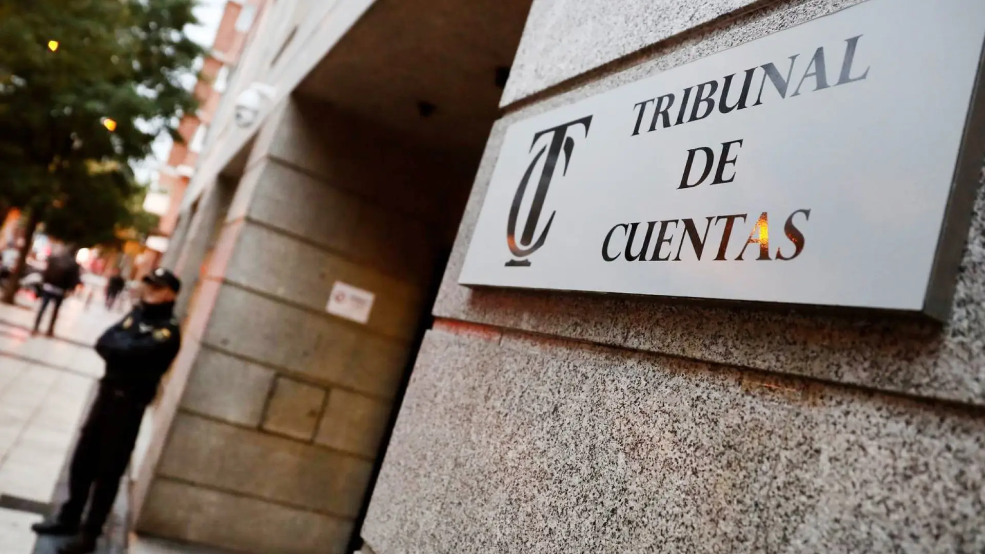 Las fundaciones políticas recibieron 17.600 euros al día en donaciones y subvenciones Las fundaciones políticas recibieron 17.600 euros al día en donaciones y subvenciones