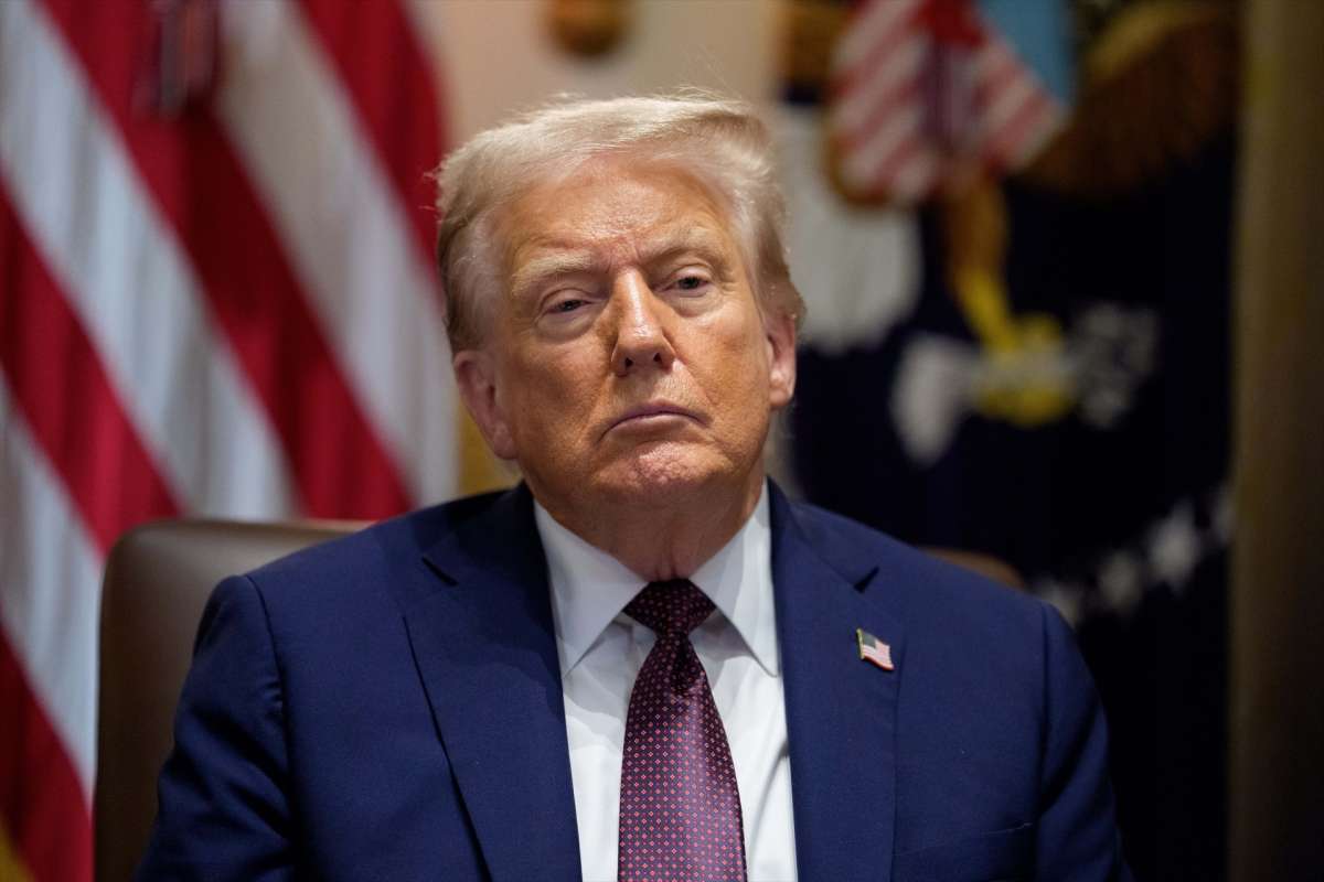 Trump asegura que EEUU ha "disparado" contra un barco venezolano cargado con drogas