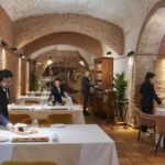 Arrope, vino y gastronomía bajo tierra en las históricas galerías de Yllera en Rueda