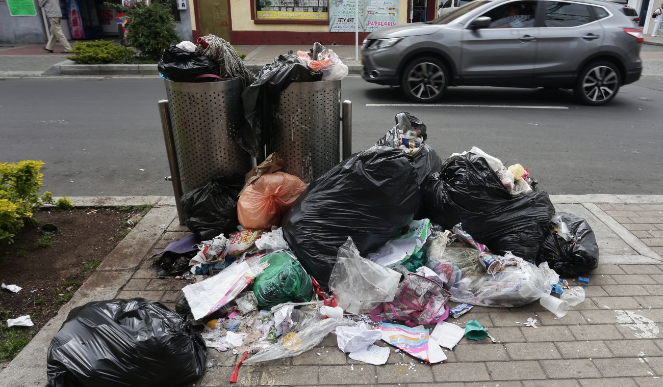 Bogotá sigue inundada en basura: denuncian casi 700 puntos críticos