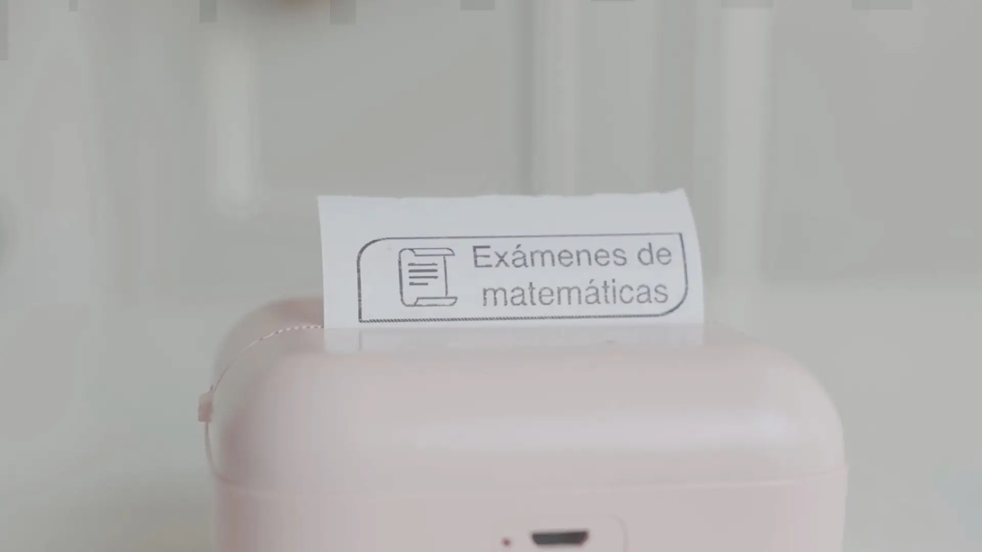 cabe en el bolsillo y cuesta solo 12 euros cabe en el bolsillo y cuesta solo 12 euros