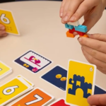 el divertido (y competitivo) juego de mesa que todos los fans de los ladrillos de colores quieren