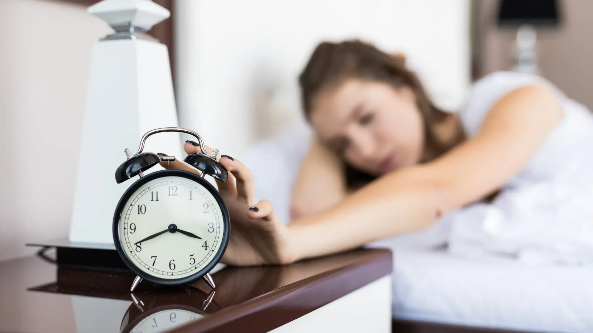 Los motivos científicos por los que pulsar el botón de repetición de la alarma por la mañana es muy perjudicial para tu salud Los motivos científicos por los que pulsar el botón de repetición de la alarma por la mañana es muy perjudicial para tu salud