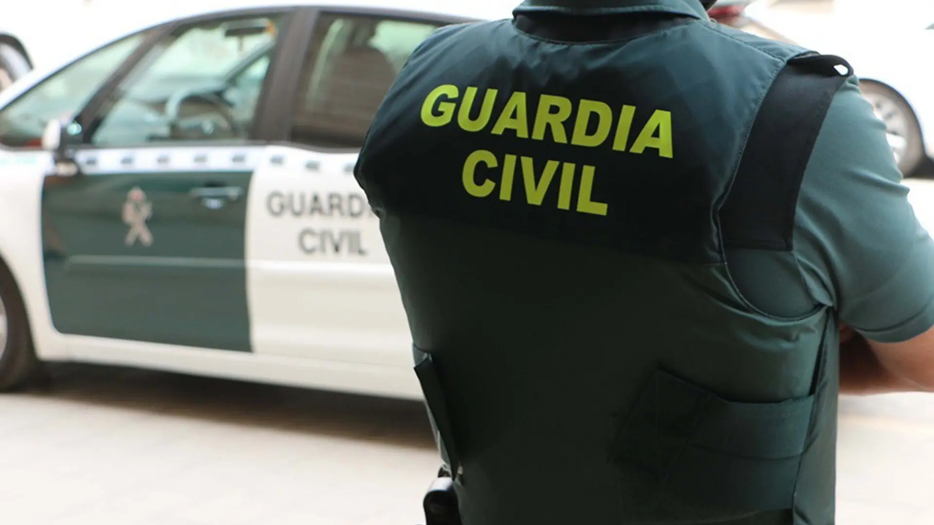roció el vehículo con gasolina