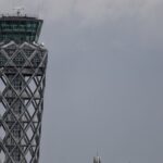 Ingreso de joven a torre de control de El Dorado: van cinco suspendidos