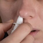 Este spray nasal usado durante años podría impedir la infección por covid o gripe, según un estudio