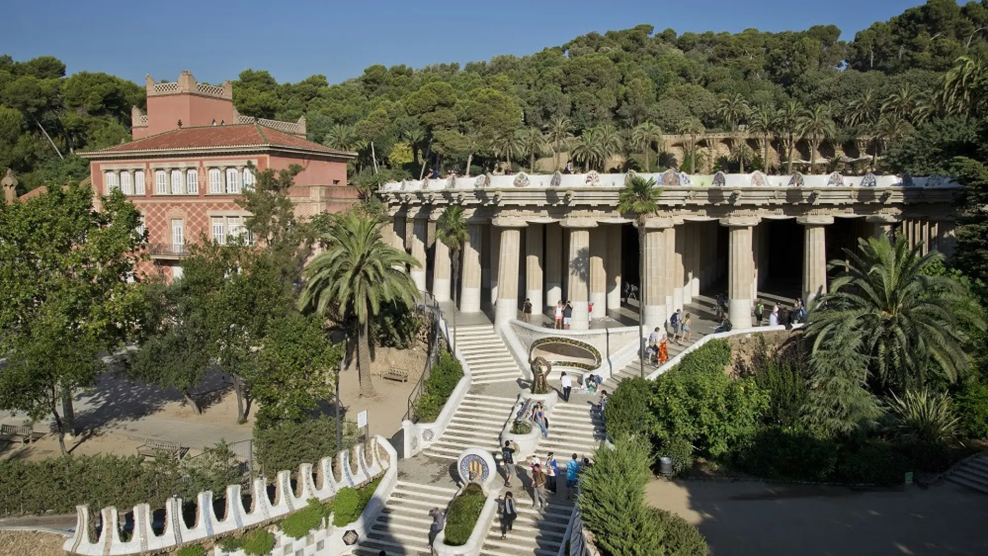 Collboni y ERC acuerdan reducir 500.000 visitantes del Park Güell en dos años para minimizar el impacto turístico Collboni y ERC acuerdan reducir 500.000 visitantes del Park Güell en dos años para minimizar el impacto turístico