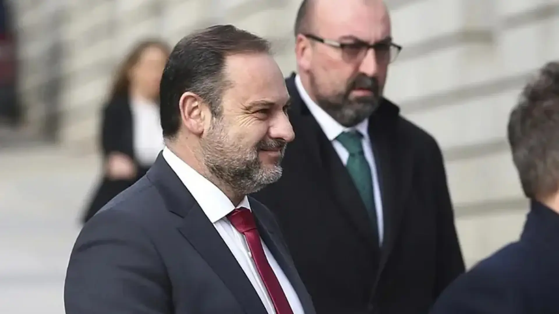 La Audiencia Nacional acuerda investigar los pagos en metálico del PSOE a Ábalos y Koldo