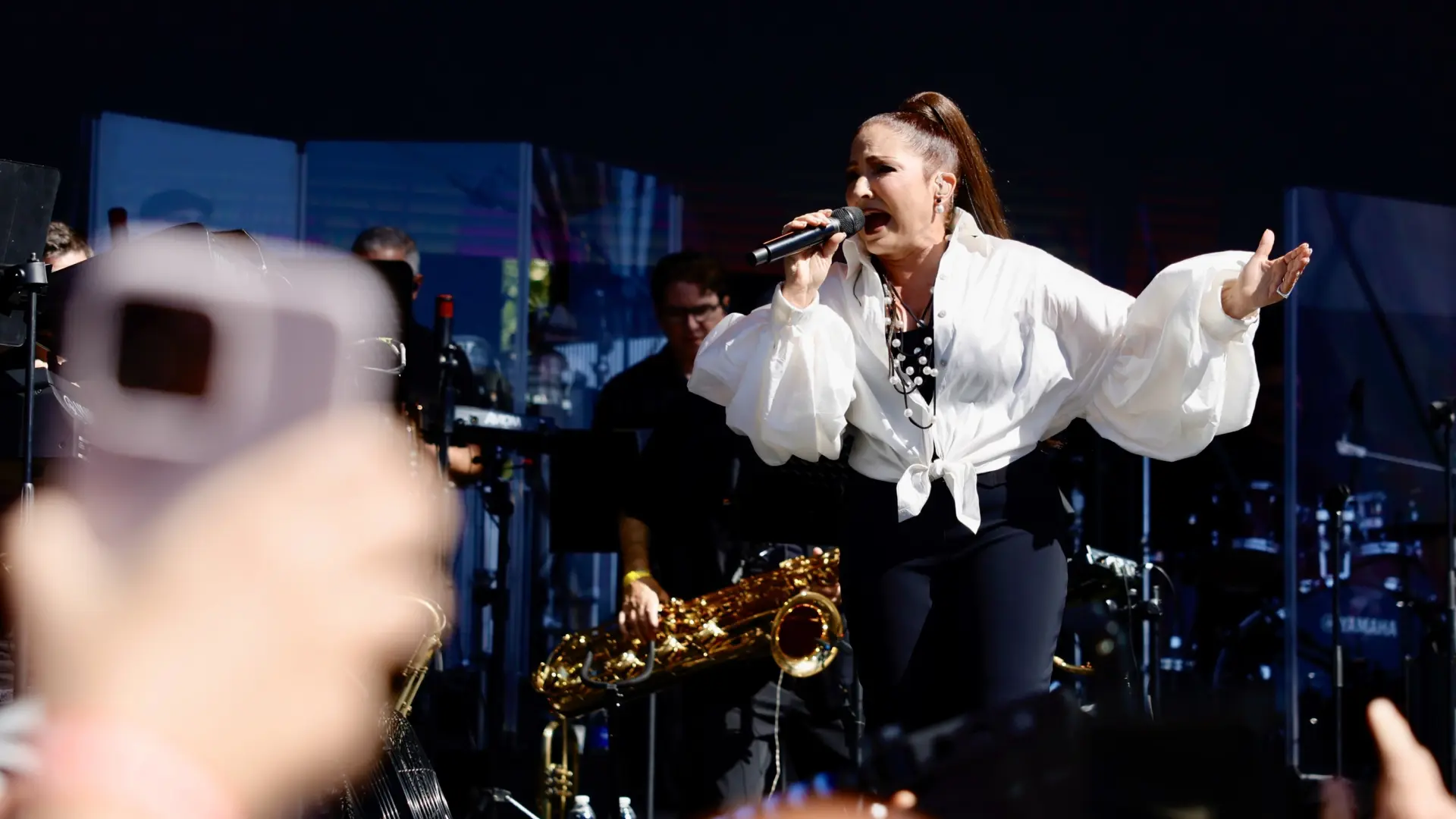 Gloria Estefan llena la Plaza de Colón con un concierto gratuito por la Hispanidad