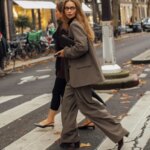 Parece una ‘blazer’ normal, pero tiene un detalle que la hace diferente (y cuesta menos de 30 euros)