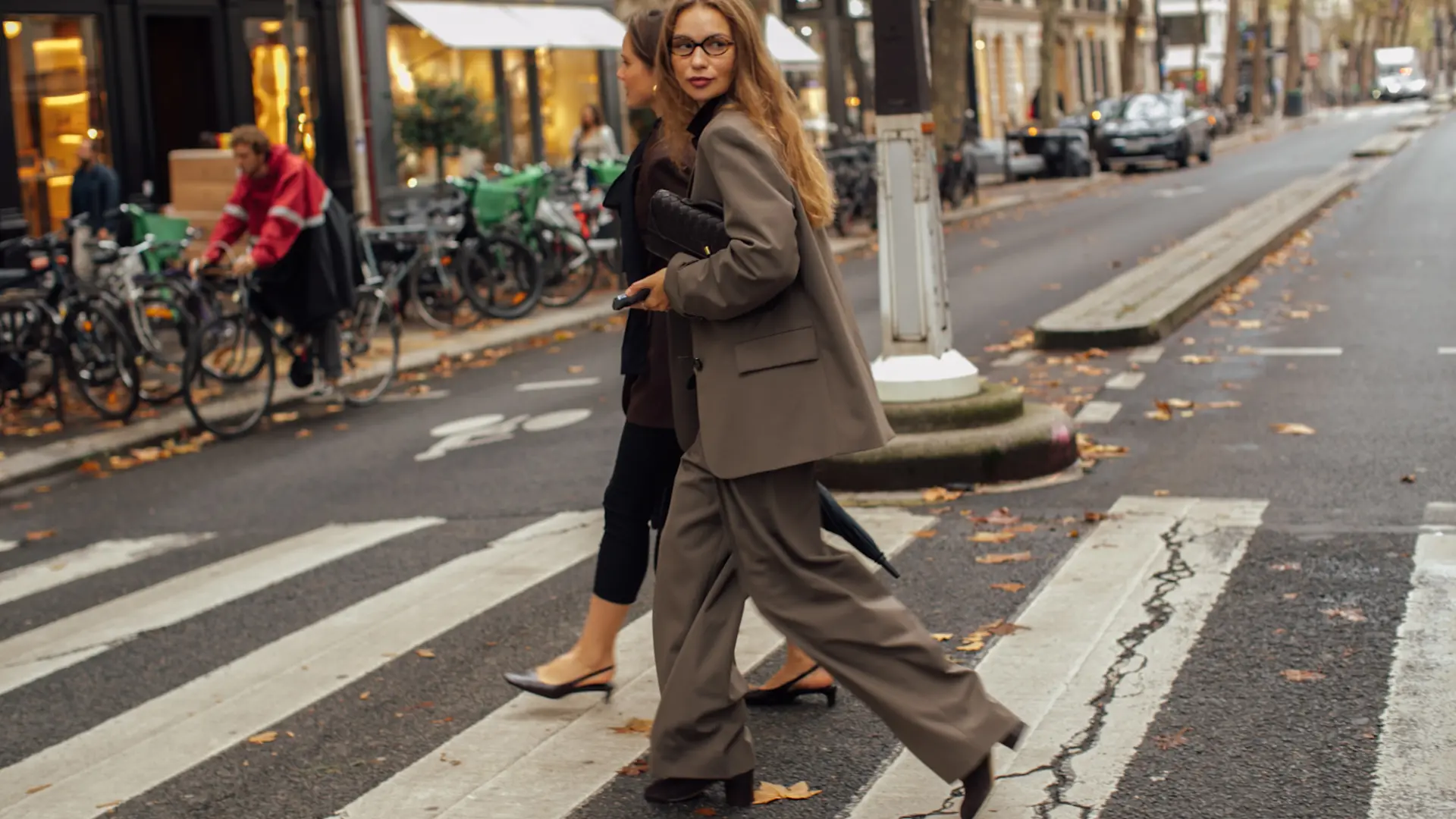 Parece una ‘blazer’ normal, pero tiene un detalle que la hace diferente (y cuesta menos de 30 euros) Parece una ‘blazer’ normal, pero tiene un detalle que la hace diferente (y cuesta menos de 30 euros)