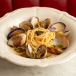 Menú del día a 17,50 y ambiente neoyorquino en Madrid: así es el restaurante que arrasa en Tik Tok