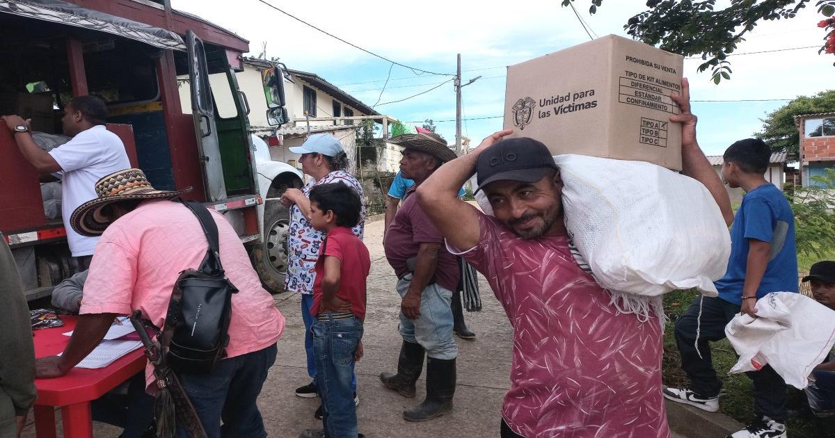 Noticias Antioquia: Desplazados de Briceño, reciben ayudas humanitarias Noticias Antioquia: Desplazados de Briceño, reciben ayudas humanitarias