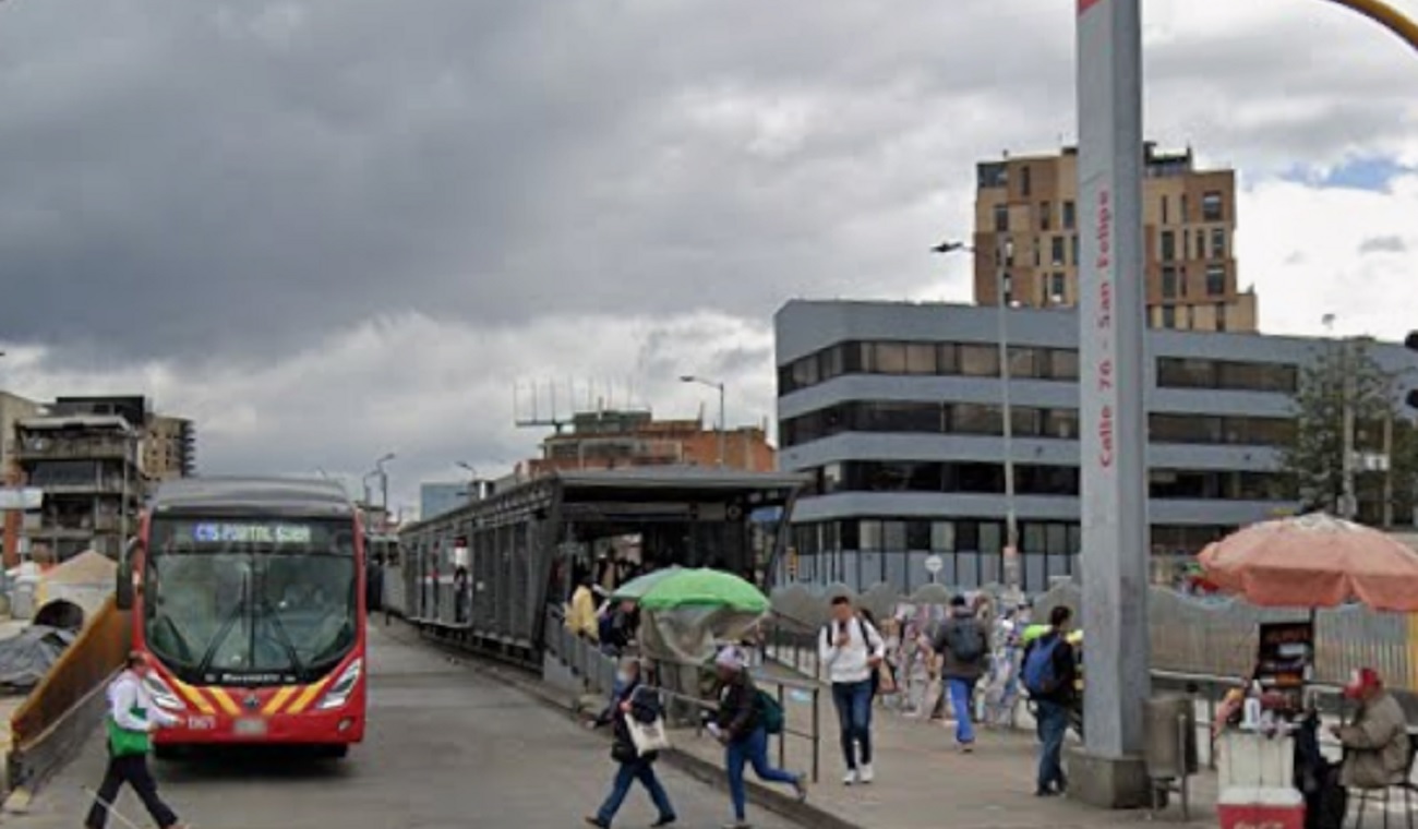 Cierran estación Calle 76 de Transmilenio en plena hora pico