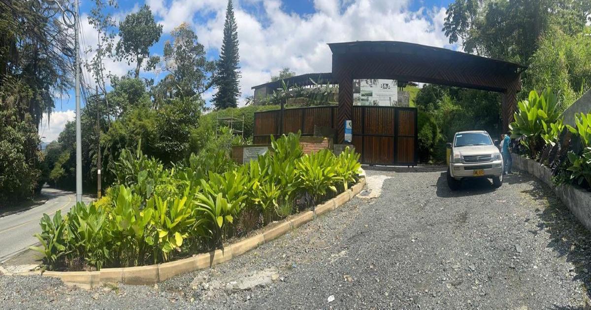 Medellín: Suspenden obras de glamping en lote del exgobernador Luis Pérez
